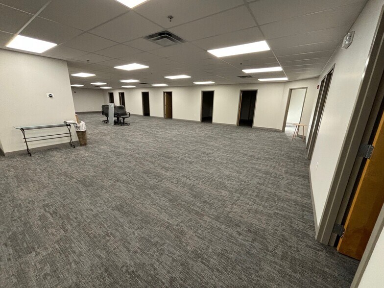 More Photos Of 3 Patterson Rd, Shirley Warehouse For Lease