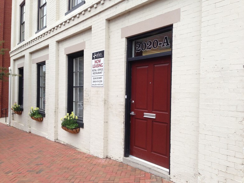 More Photos Of 2020 E Franklin St, Richmond Apartments For Lease