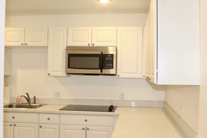 More Photos Of 703 S 10th St, Las Vegas Medical For Sale