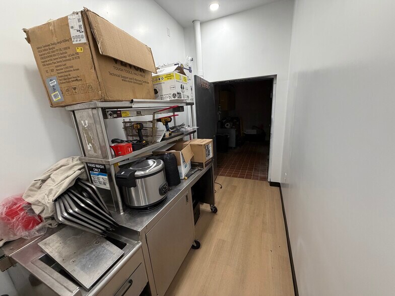 More Photos Of 706 W Jefferson St, Kokomo Storefront For Sale