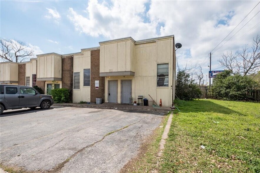 More Photos Of 2901 Sweeney Ln, Austin Multifamily For Sale