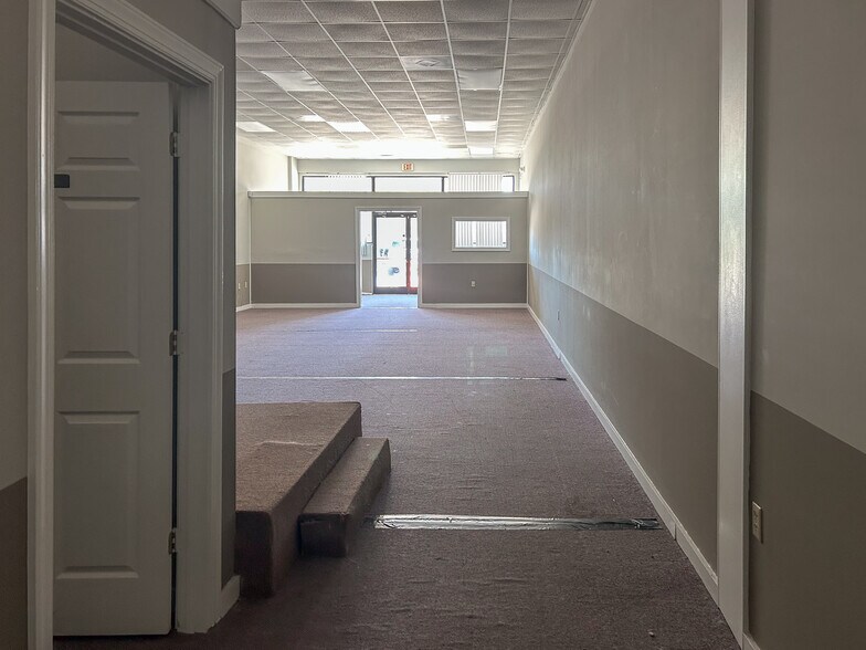 More Photos Of 38 W De Renne Ave, Savannah Storefront Retail Office For Sale