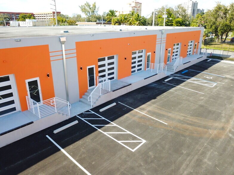 More Photos Of 300 NE 75th St, Miami Flex For Sale