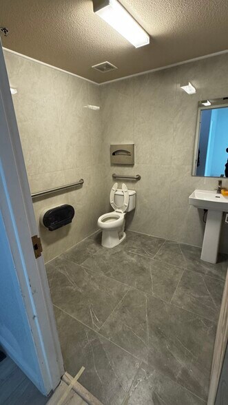 More Photos Of 3025 W Sahara Ave, Las Vegas Medical For Sale