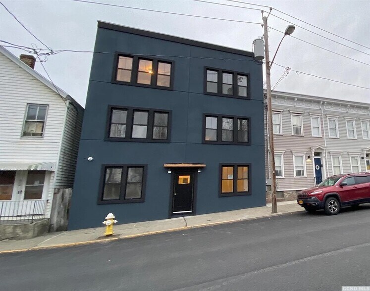 More Photos Of 514 State St, Hudson Apartments For Sale
