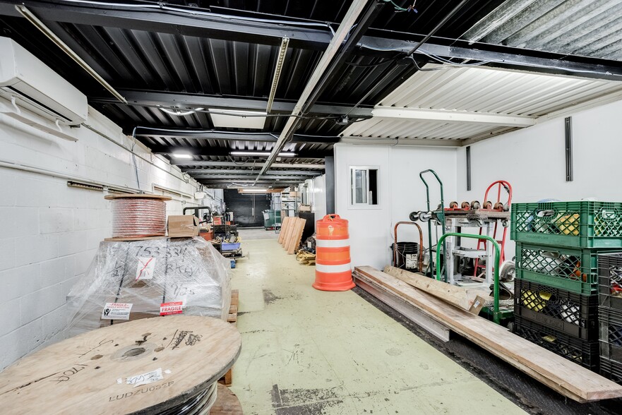 More Photos Of 39 Dobbin St, Brooklyn Warehouse For Sale