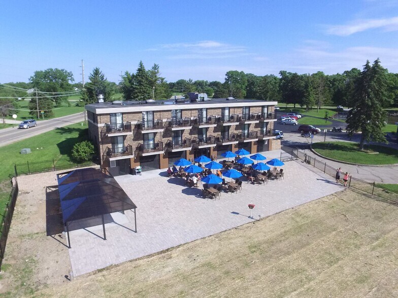 More Photos Of 3309 N Chapel Hill Road, Johnsburg Hotel For Sale