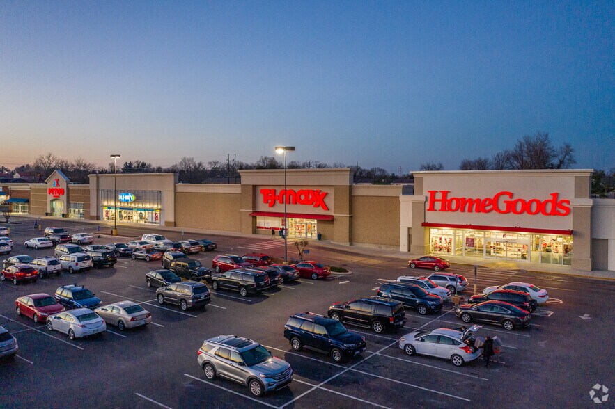 More Photos Of 377 W Jackson St, Cookeville Unknown For Lease