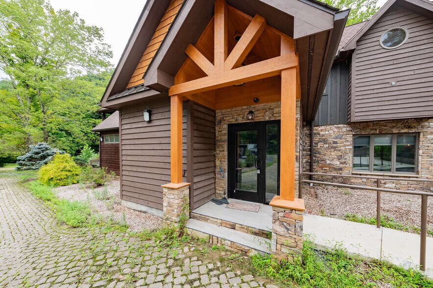 More Photos Of 3313 Four H Camp Rd, Morgantown Specialty For Sale