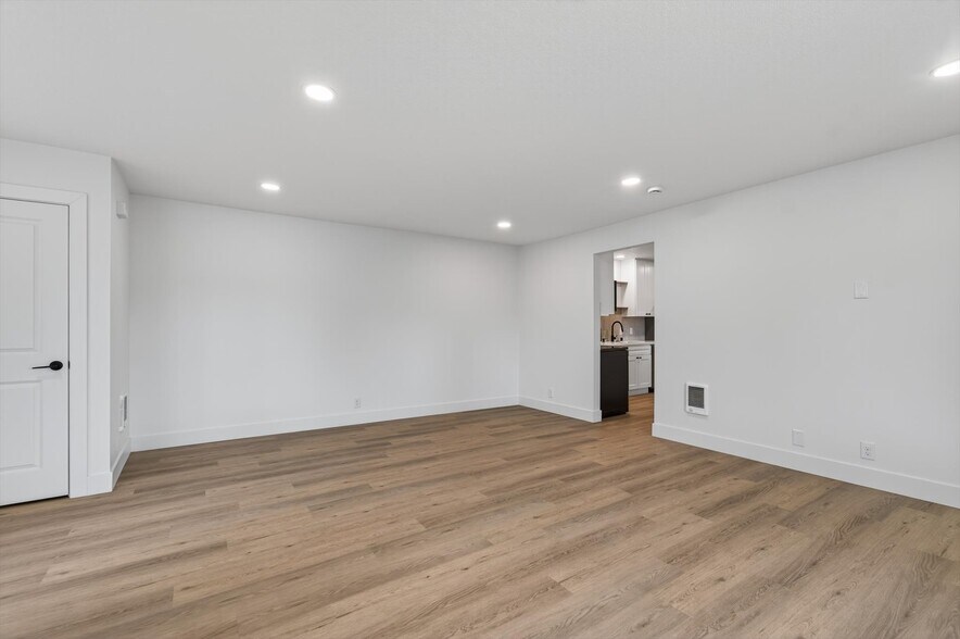 More Photos Of 302 3rd St, Woodland Apartments For Sale
