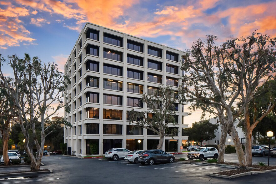 More Photos Of 500 E Olive Ave, Burbank Medical For Lease