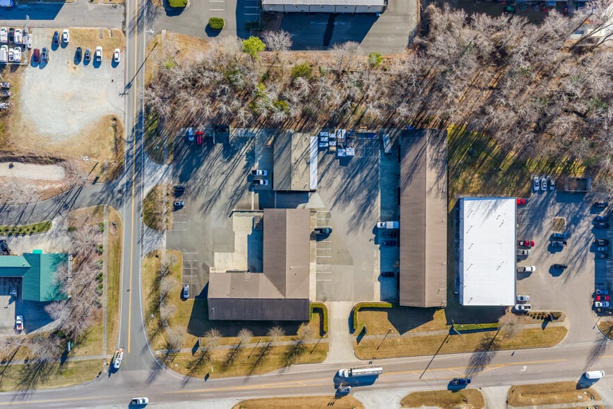 More Photos Of 5121 Neal Rd, Durham Warehouse For Lease