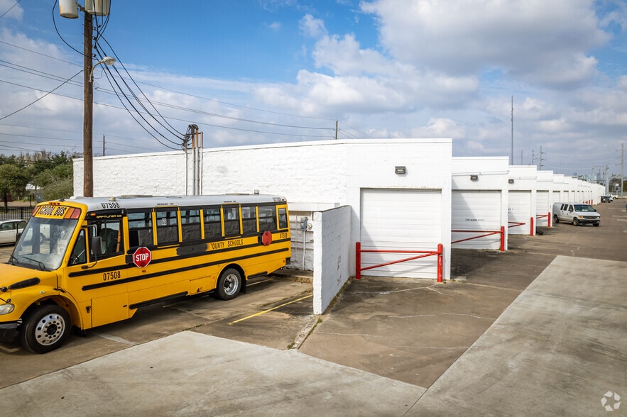 More Photos Of 8403 Almeda. Rd, Houston Unknown For Lease