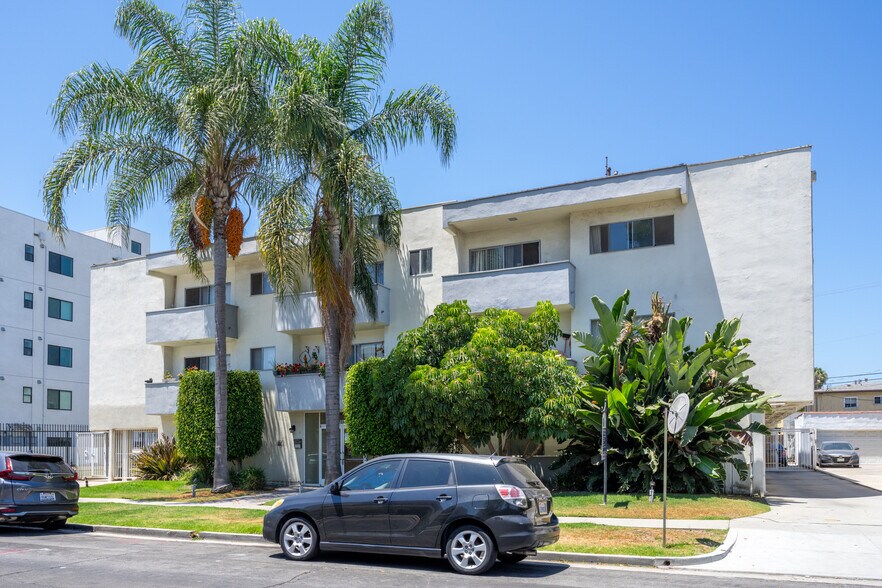 More Photos Of 1041 S Corning St, Los Angeles Apartments For Sale