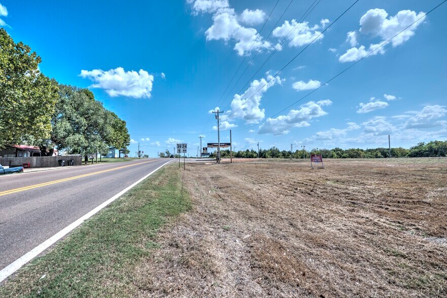 More Photos Of Oklahoma 39 Hwy @ Oklahoma 24, Purcell Land For Sale