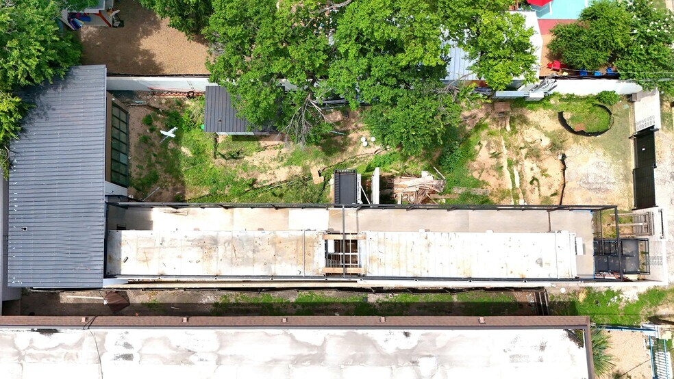 More Photos Of 4707 Harmon Ave, Austin Storefront Retail Residential For Sale