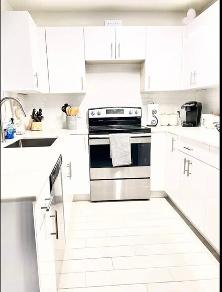 More Photos Of 2638 Lake Dr, Riviera Beach Apartments For Sale