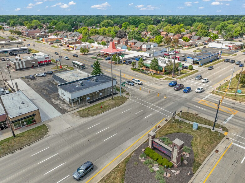 More Photos Of 15010 Fort St, Southgate Freestanding For Lease