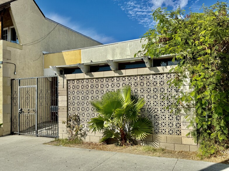 More Photos Of 6513 Whittier Blvd, Los Angeles Medical For Sale