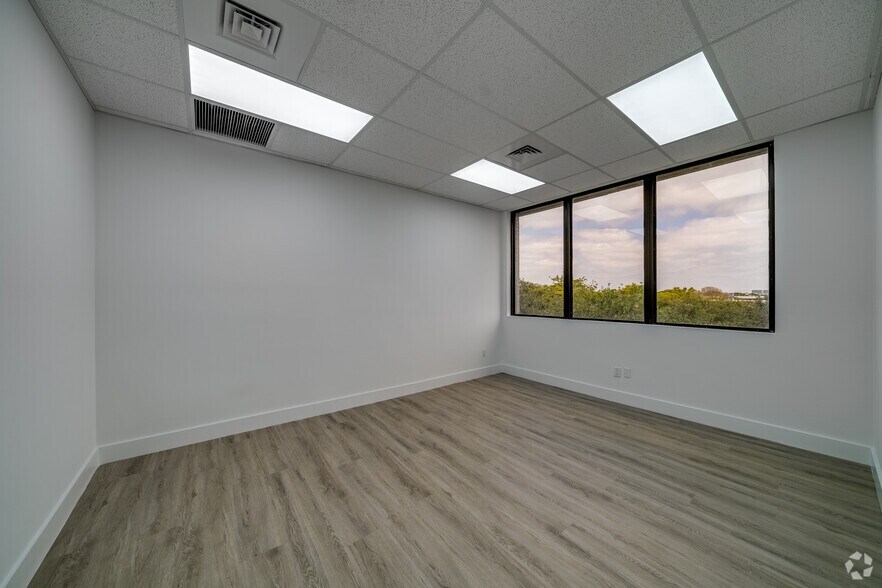 More Photos Of 1200 NW 78th Ave, Doral Unknown For Lease