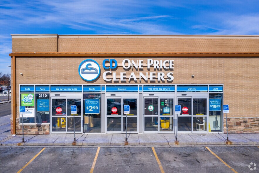 More Photos Of 546-584 S Randall Rd, Saint Charles Unknown For Lease