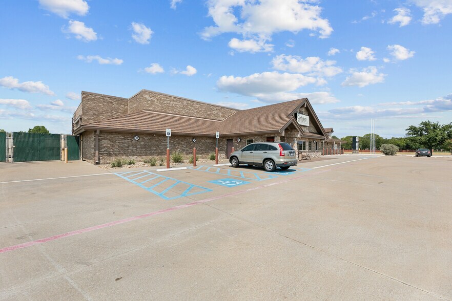 More Photos Of 851 N Highway 287, Mansfield Medical For Sale