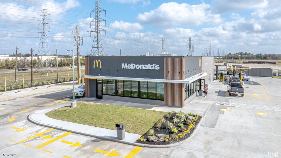 More Photos Of 10515 Pearland Pky, Houston Freestanding For Sale