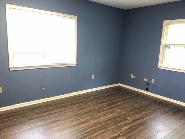 More Photos Of 722 Grant St, Herndon Medical For Sale