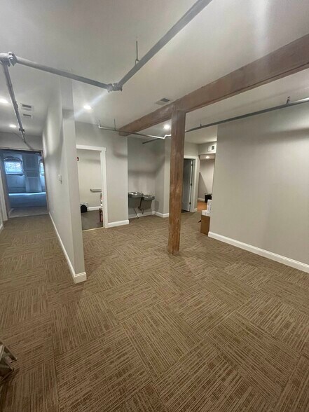 More Photos Of 120 N Laurens St, Greenville Office For Lease