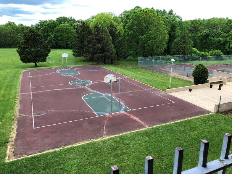 More Photos Of 8901 New Hampshire Ave, Silver Spring Religious Facility For Sale