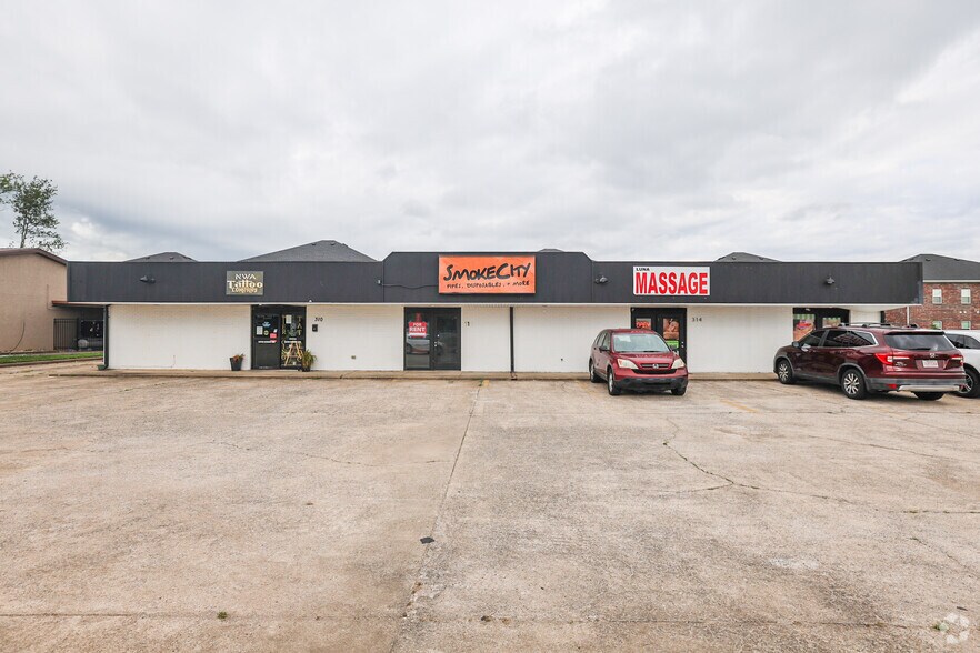 More Photos Of 310 N 13th St, Rogers Storefront Retail Office For Sale