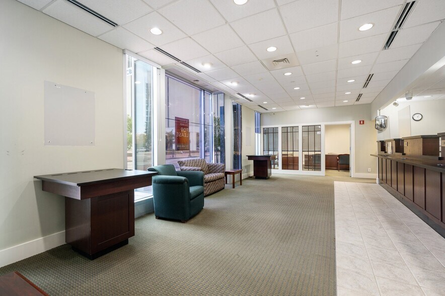 More Photos Of 580 E Main St, Norfolk Office For Lease