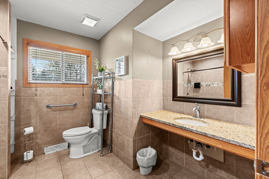 More Photos Of 327 S Miller Rd, Fairlawn Assisted Living For Sale