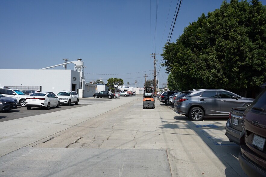 More Photos Of 8342 Secura Way, Santa Fe Springs Manufacturing For Lease