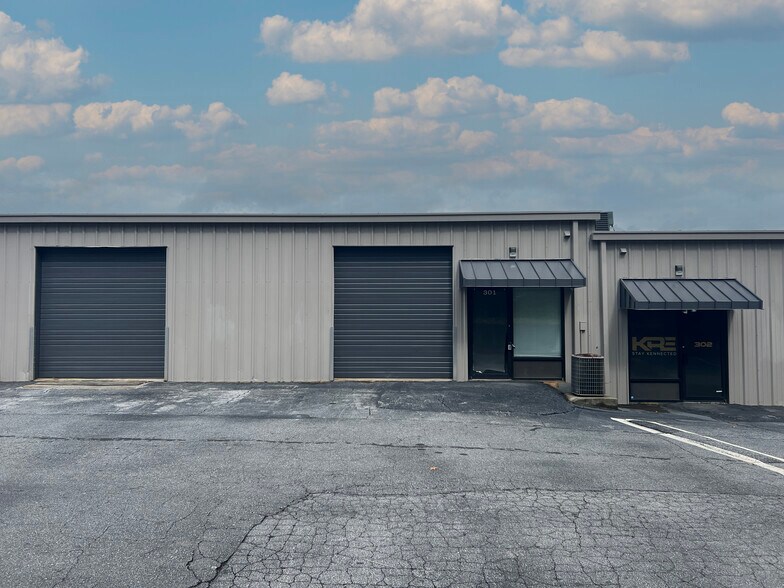 More Photos Of 485 Buford Dr, Lawrenceville Warehouse For Lease