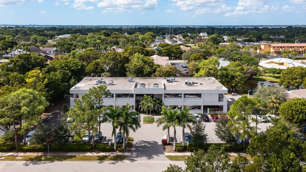 More Photos Of 43 Barkley Cir, Fort Myers Medical For Lease