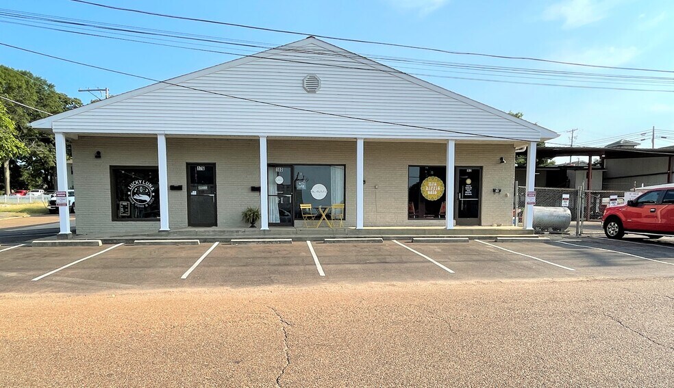 More Photos Of 176-180 E Center St, Hernando Storefront Retail Office For Lease