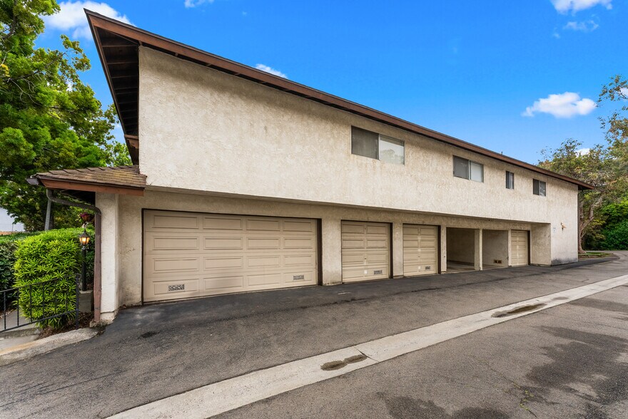 More Photos Of 2139 Via Esmarca, Oceanside Apartments For Sale