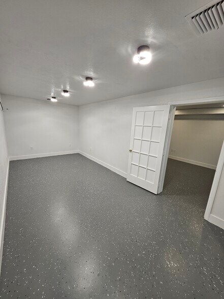 More Photos Of 14200-14238 SW 136th St, Miami Light Manufacturing For Sale