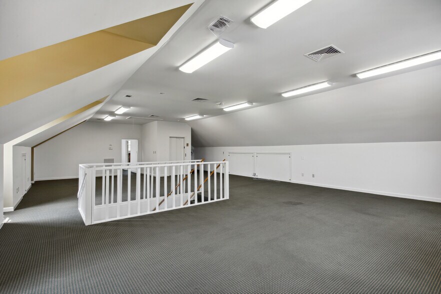 More Photos Of 1719 Abercorn St, Savannah Office Residential For Sale