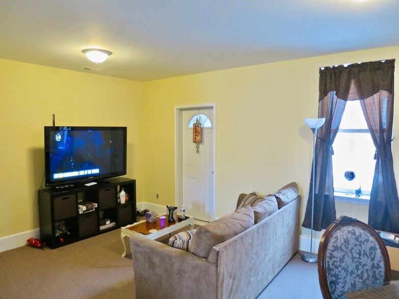 More Photos Of 1210 Main St, Hampstead Apartments For Sale