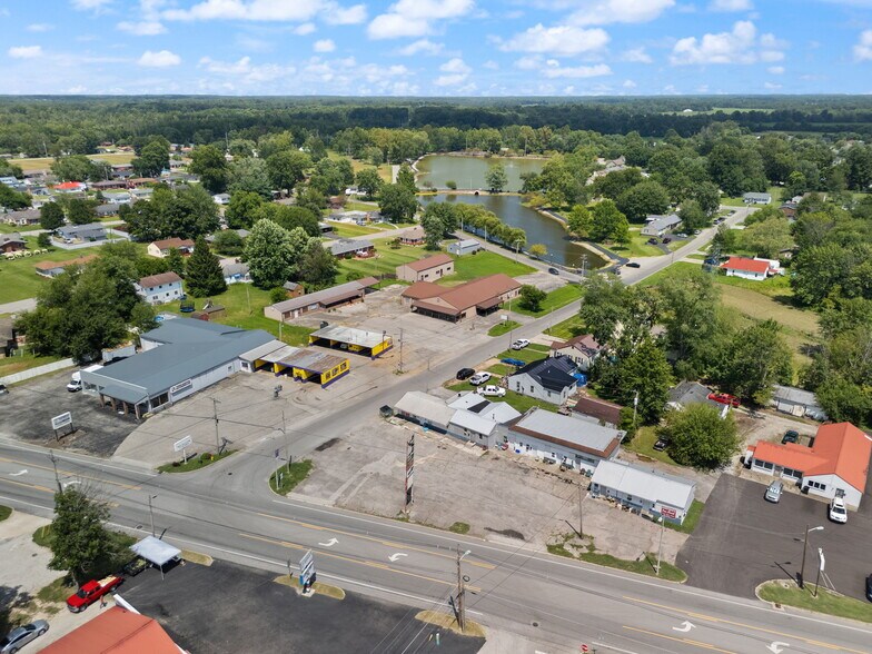 More Photos Of 513-525 N Gardner St, Scottsburg Storefront For Sale