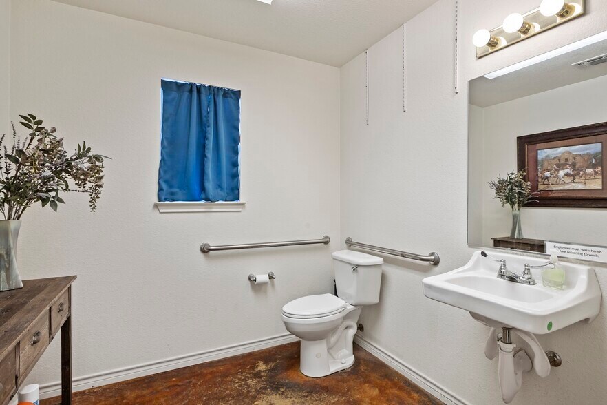 More Photos Of , Fredericksburg Unknown For Sale