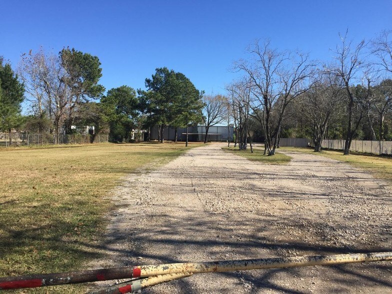 More Photos Of 13626 Ann Louise Rd, Houston Warehouse For Sale