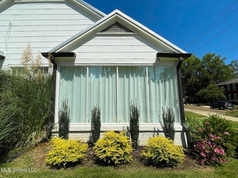 More Photos Of 3413 N State St, Jackson Office Residential For Sale