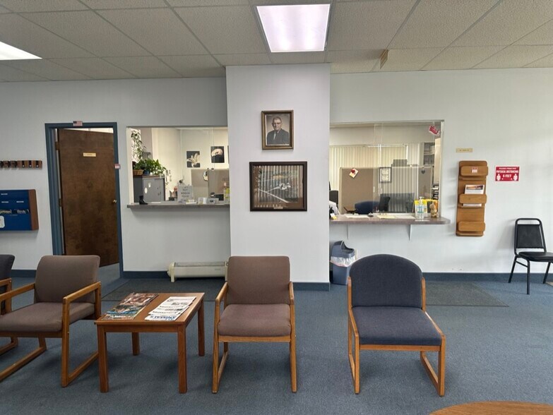 More Photos Of 2708 McGraw Dr, Bloomington Medical For Sale