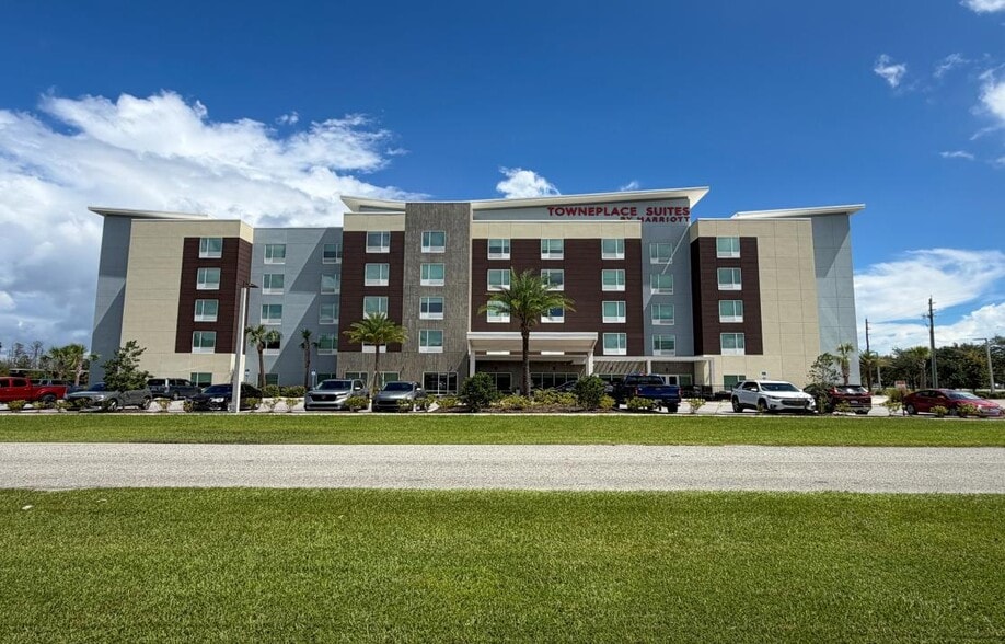 More Photos Of 1341 Airport Rd, Jacksonville Restaurant For Sale