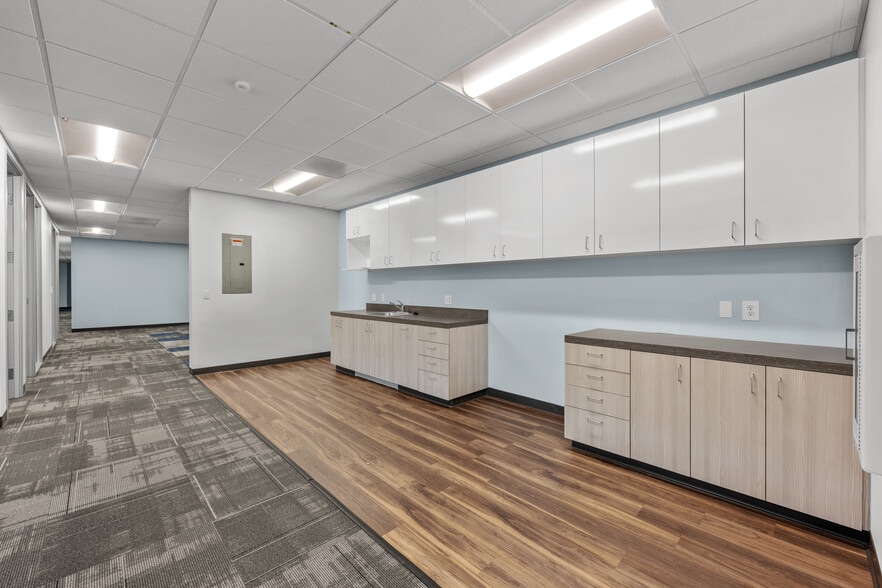 More Photos Of 2035 corte del nogal, Carlsbad Office For Lease