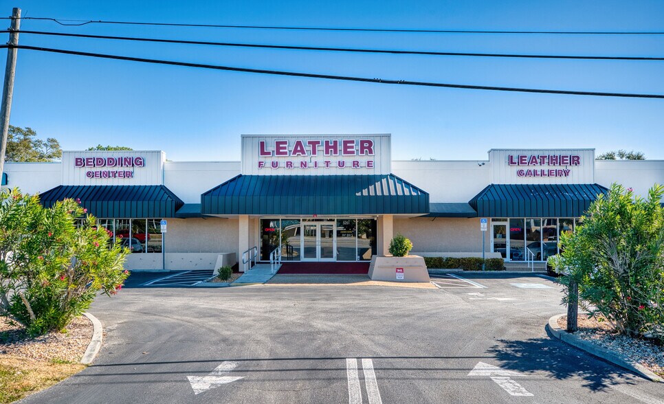 More Photos Of 5245-5251 S Tamiami Trl, Sarasota Unknown For Lease