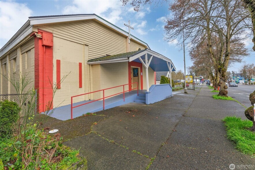 More Photos Of 12327 15th Ave NE, Seattle Religious Facility For Sale